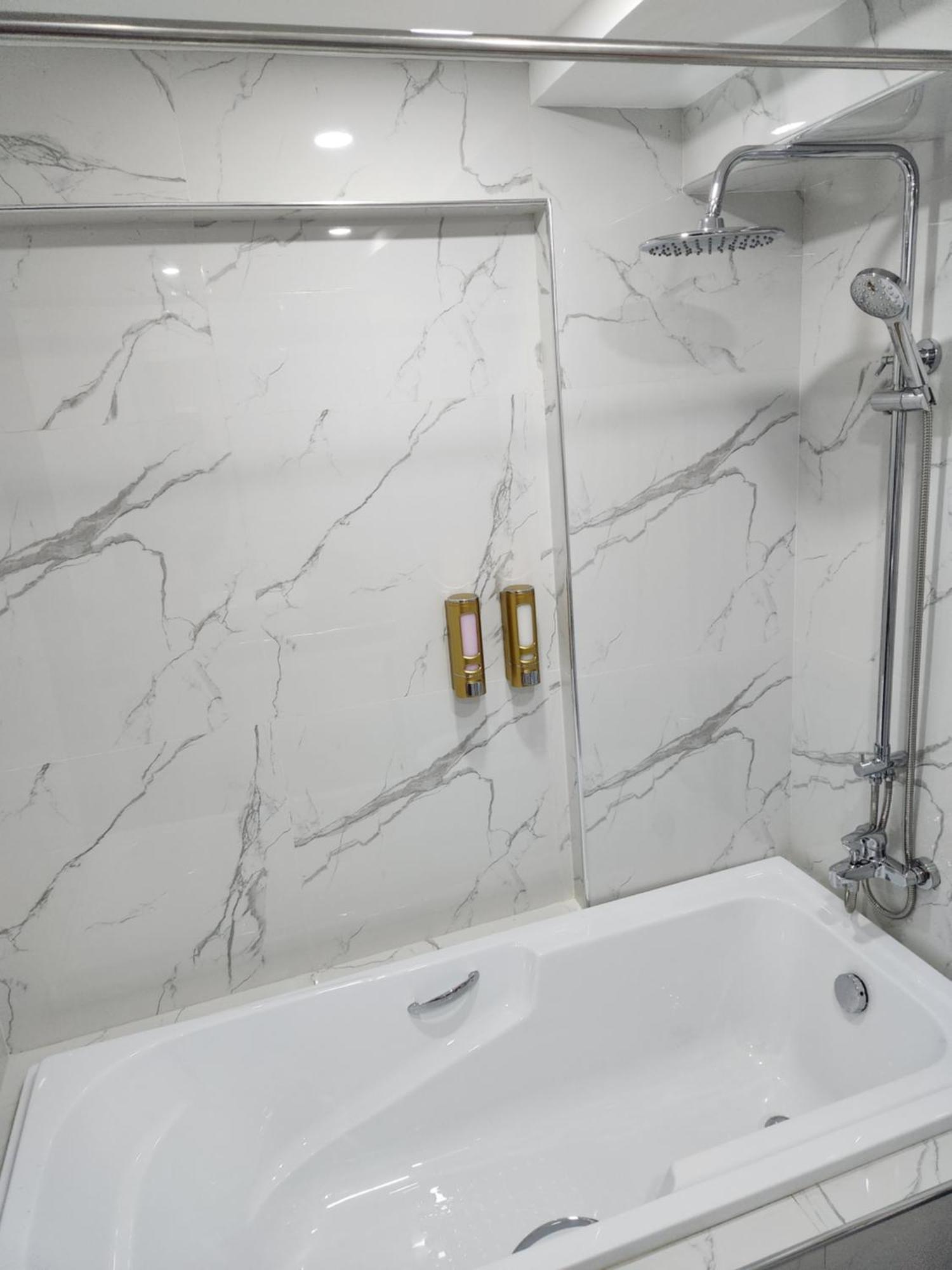 Condo Azur Suites B207 Near Airport, Netflix, Stylish, Cozy With Swimming Pool Мактан Екстериор снимка
