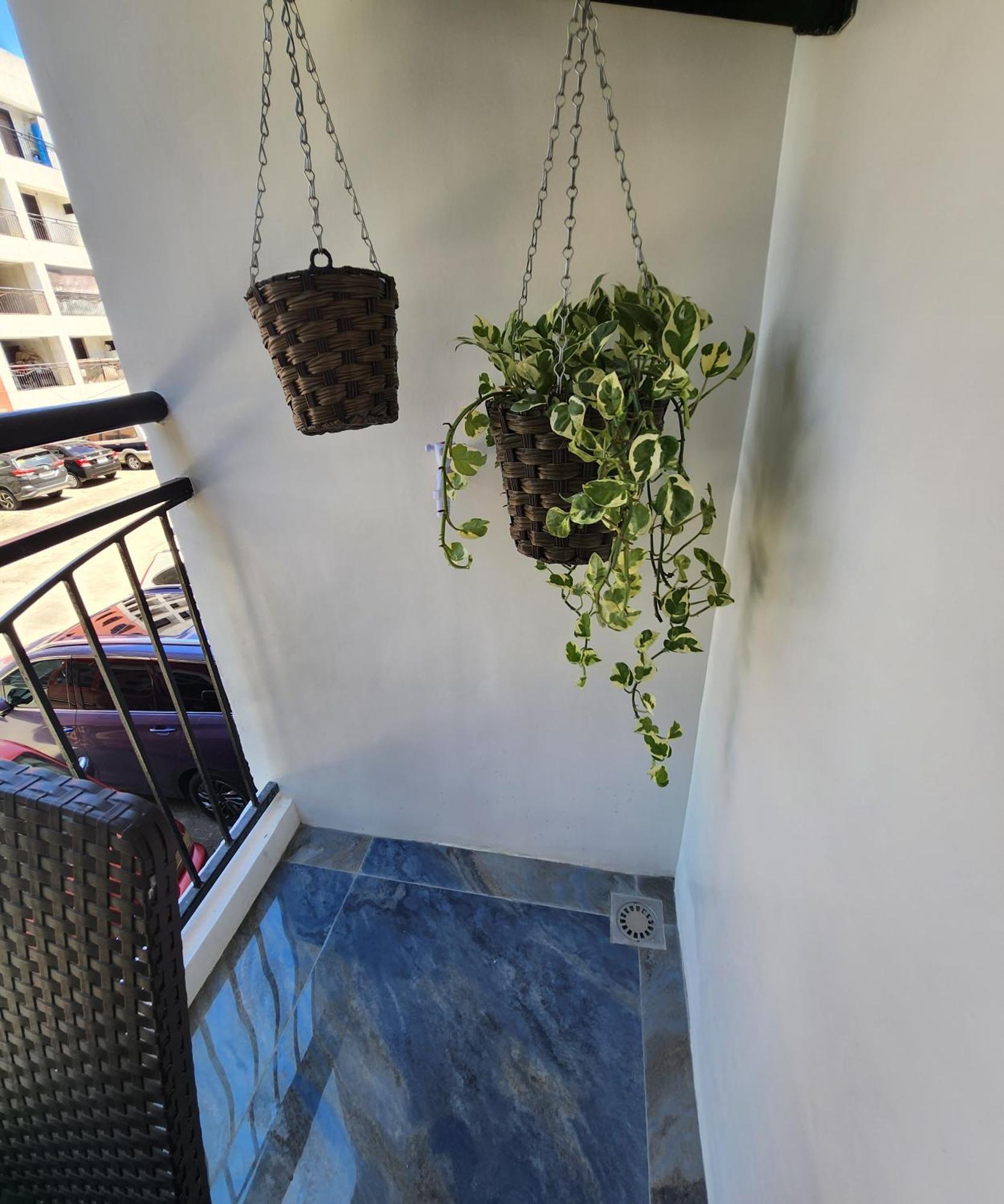 Condo Azur Suites B207 Near Airport, Netflix, Stylish, Cozy With Swimming Pool Мактан Екстериор снимка