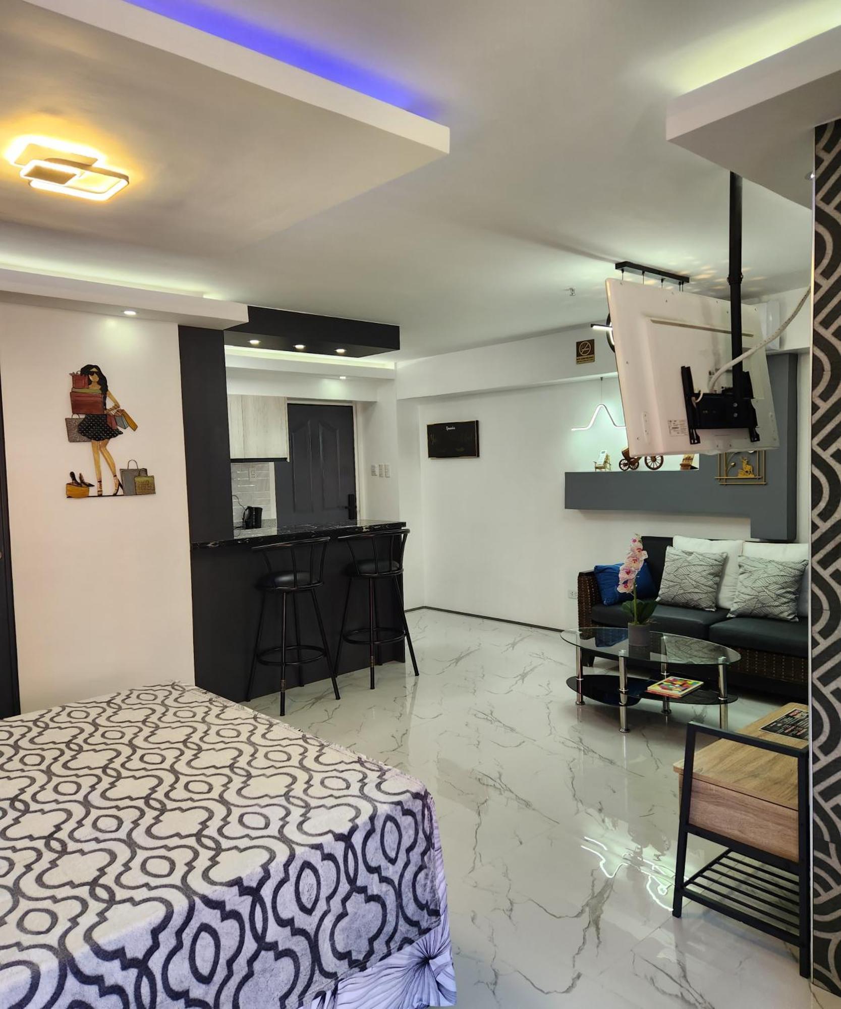 Condo Azur Suites B207 Near Airport, Netflix, Stylish, Cozy With Swimming Pool Мактан Екстериор снимка