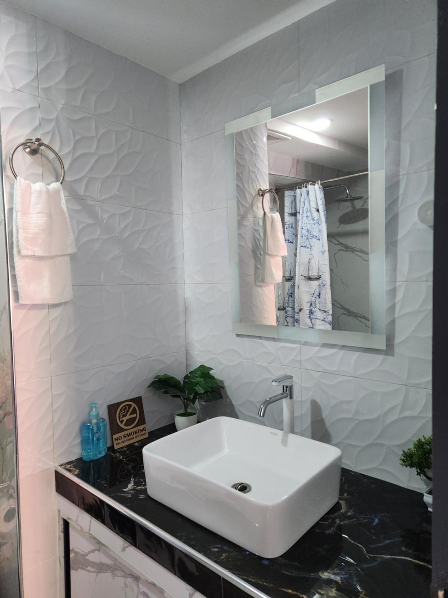 Condo Azur Suites B207 Near Airport, Netflix, Stylish, Cozy With Swimming Pool Мактан Екстериор снимка